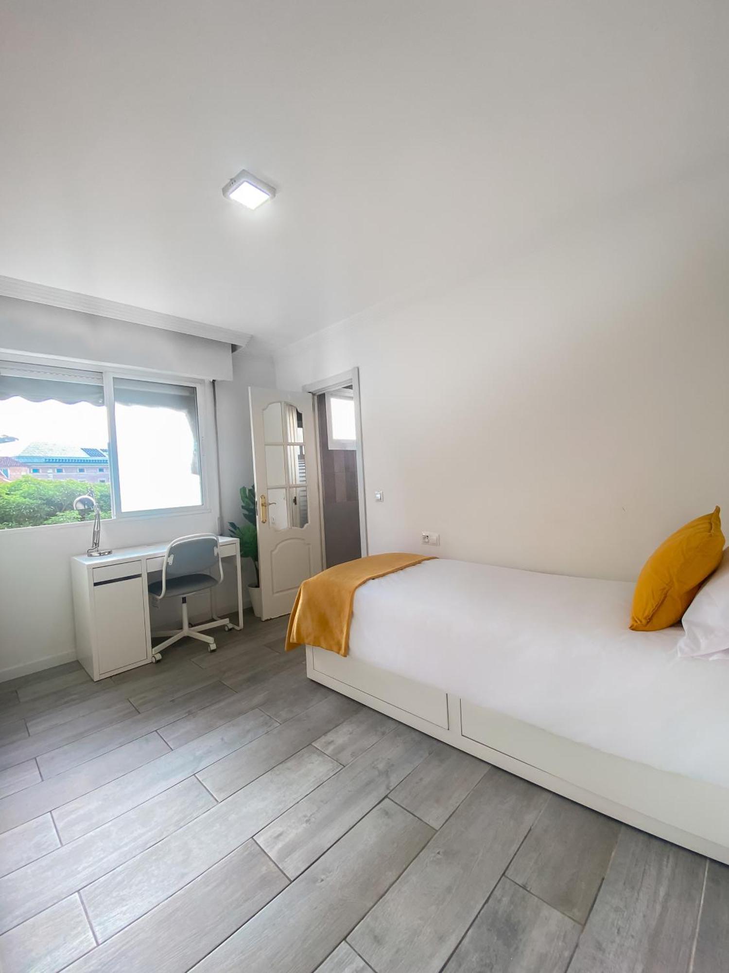 3 Rooms Y 3 Baths Y Aparcamiento Catedral Malaga Exterior photo