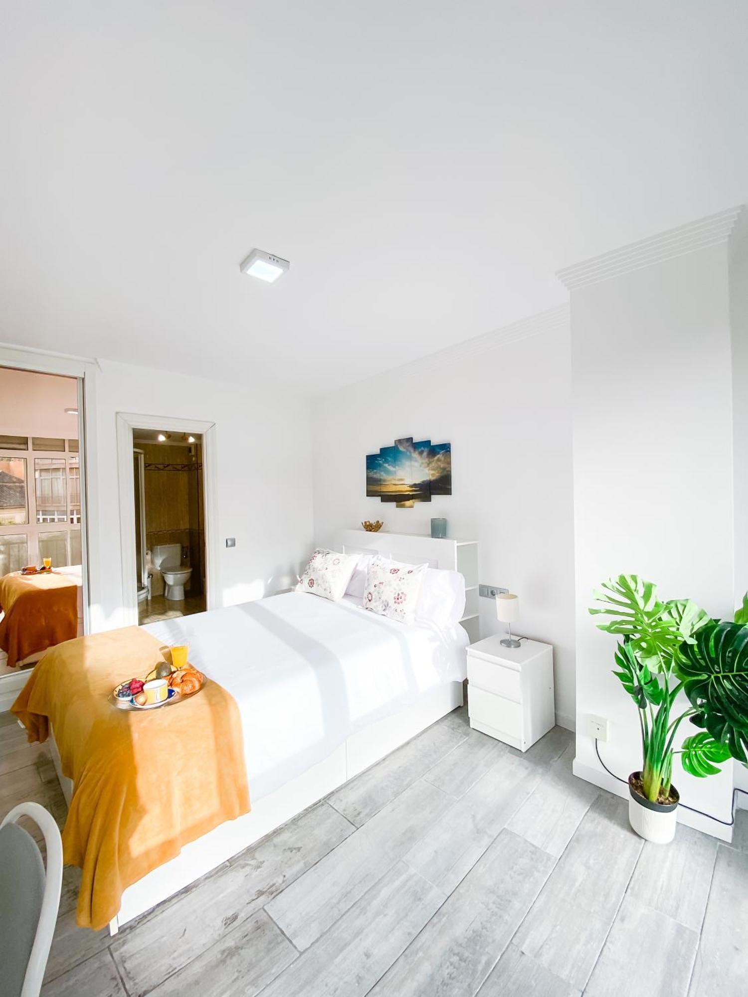 3 Rooms Y 3 Baths Y Aparcamiento Catedral Malaga Exterior photo